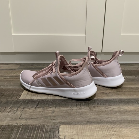 Adidas running shoes - Picture 2 of 4